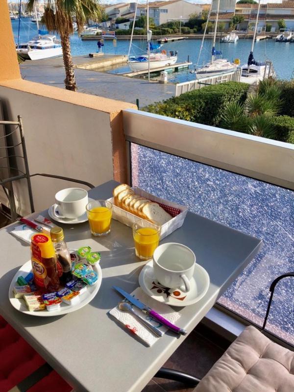 Cap Capistol Studio Le Cap D'Agde Vue Port Екстериор снимка